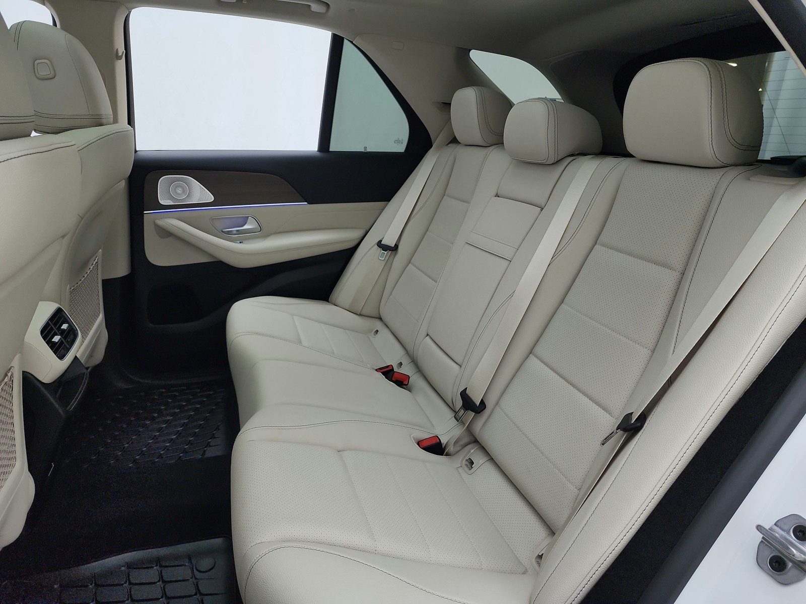 New 2026 Polar White Mercedes-Benz GLE 450 image 11