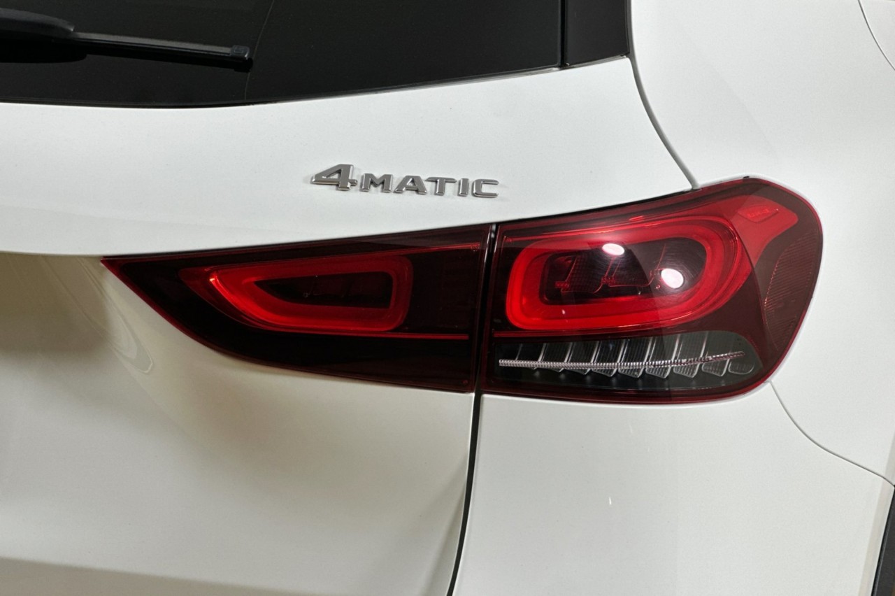 Used 2021 Polar White Mercedes-Benz GLA 250 image 26