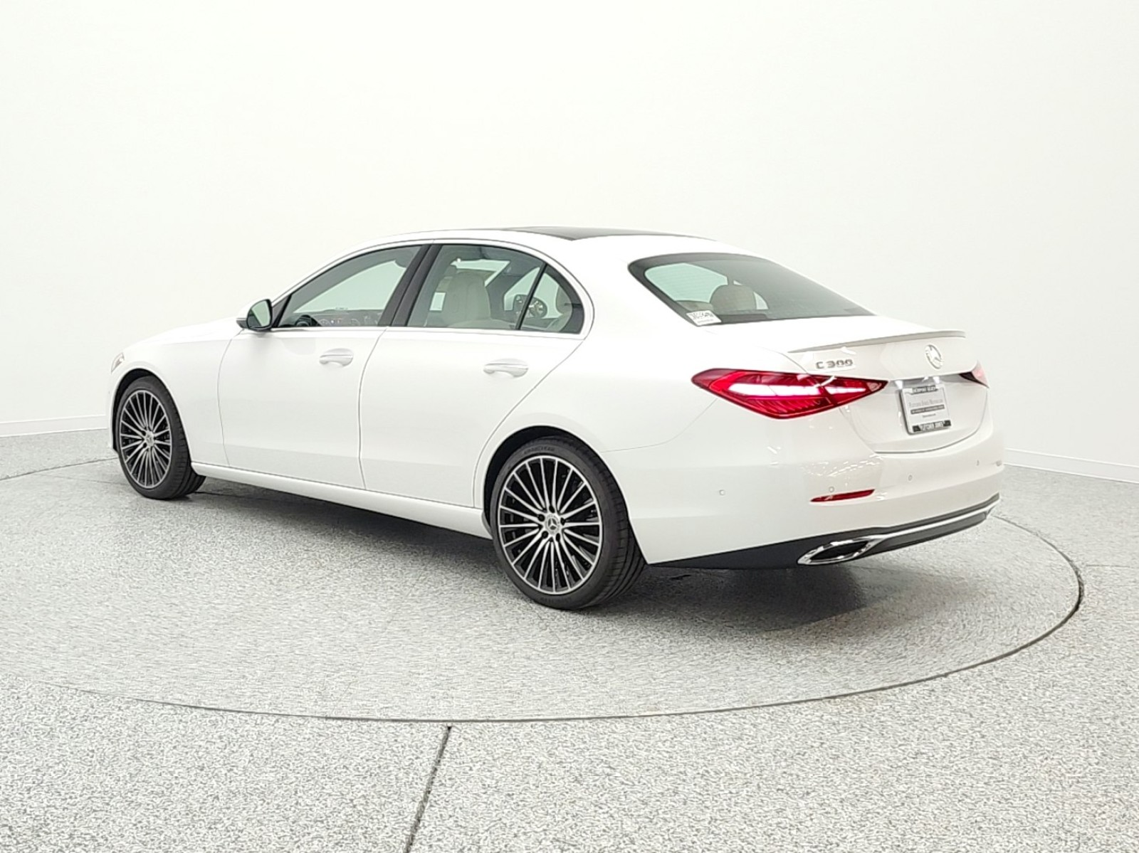 New 2026 MANUFAKTUR Moonlight White Metallic Mercedes-Benz C 300 image 7