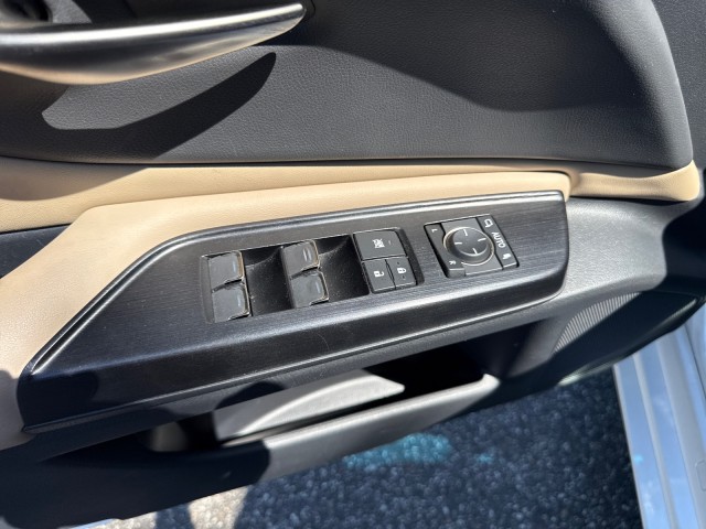 LexusES19