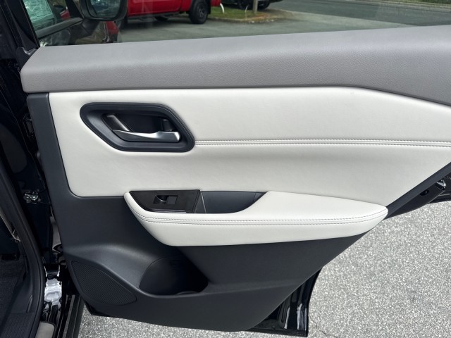 NissanRogue23