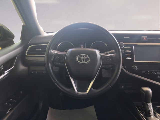 2018 Toyota Camry SE 12