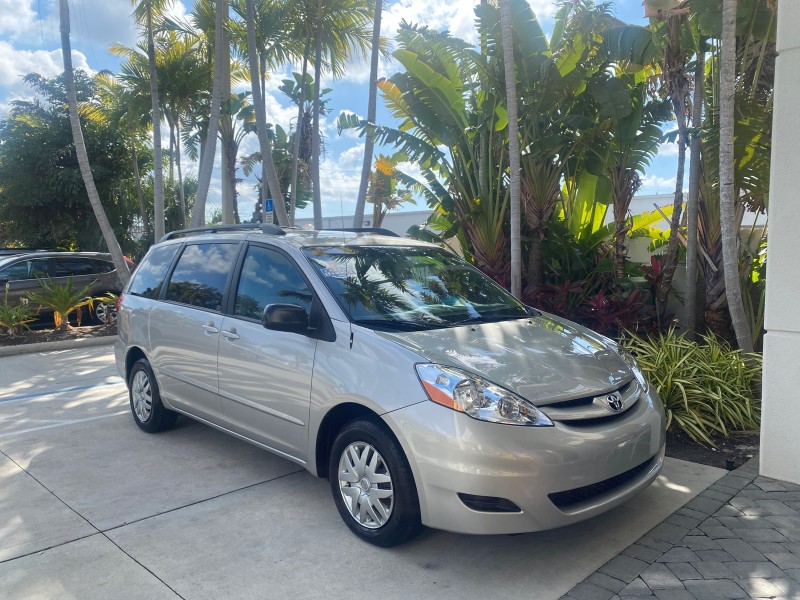 2010 Toyota Sienna LE LOW MILES 41,871 1 OWNER 7 PASSENGER in , 
