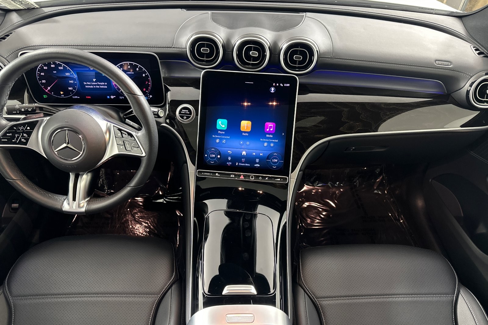 Used 2025 Polar White Mercedes-Benz GLC 300 4MATIC® SUV image 12