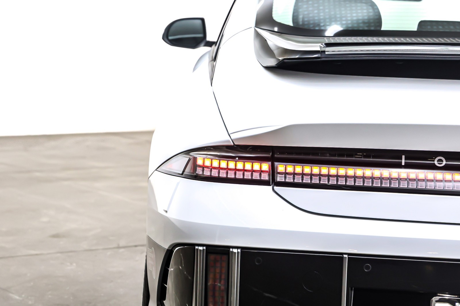 Used 2025 Serenity White Hyundai SE Standard Range RWD image 15