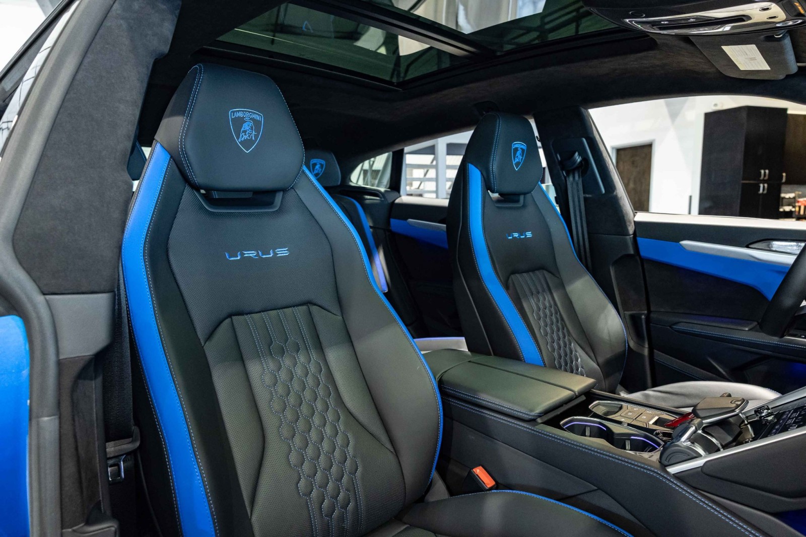 Used Car 2023 Lamborghini Urus  S For Sale Under $250,000 In Boerne, Texas
