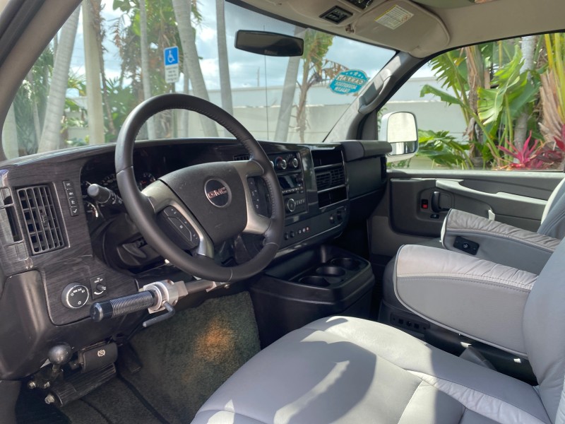 2013 GMC SAVANA HI TOP CONVERSION HANDICAP LIFT LOW MILES 24,857 in , 