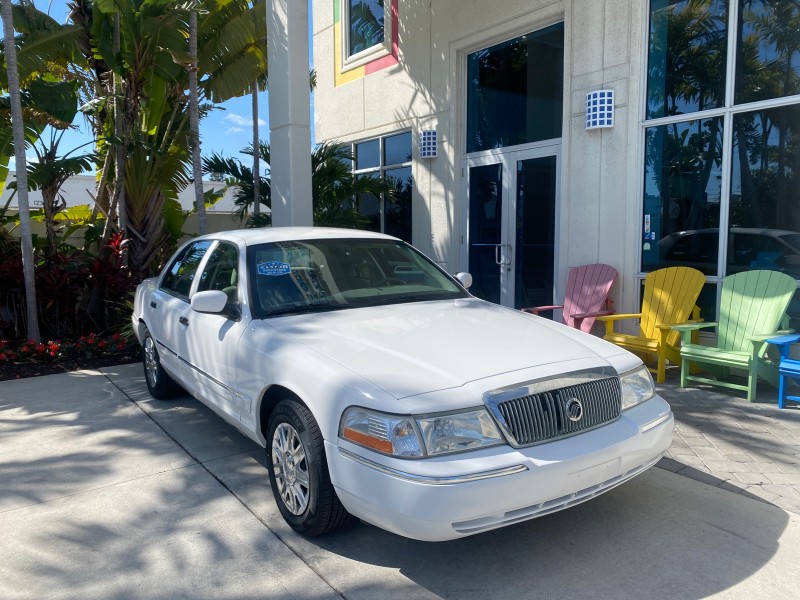 2005 Mercury Grand Marquis GS LOW MILES 49,348 in , 