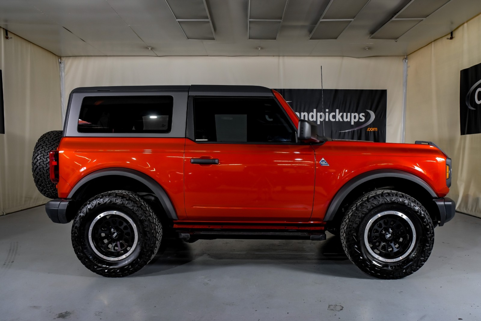 2023 Ford Bronco Black Diamond 4