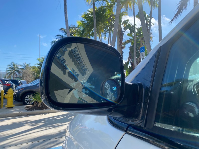 2006 Dodge Caravan SXT LOW MILES 28,367 1 OWNER HANDICAP LIFT in , 