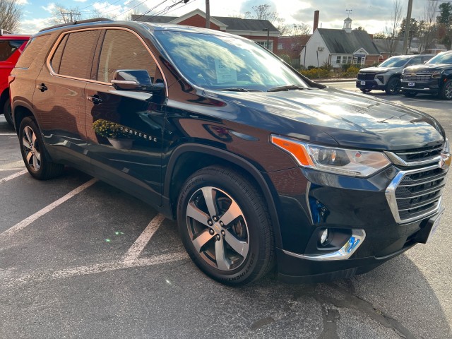 2019 Chevrolet Traverse LT Leather with Luxury Pkg and Sunroof 6