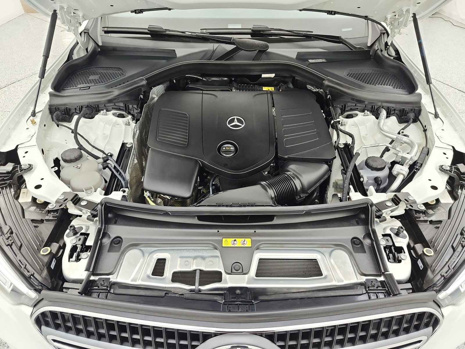 Certified Used 2026 Polar White Mercedes-Benz GLC 300 SUV image 16