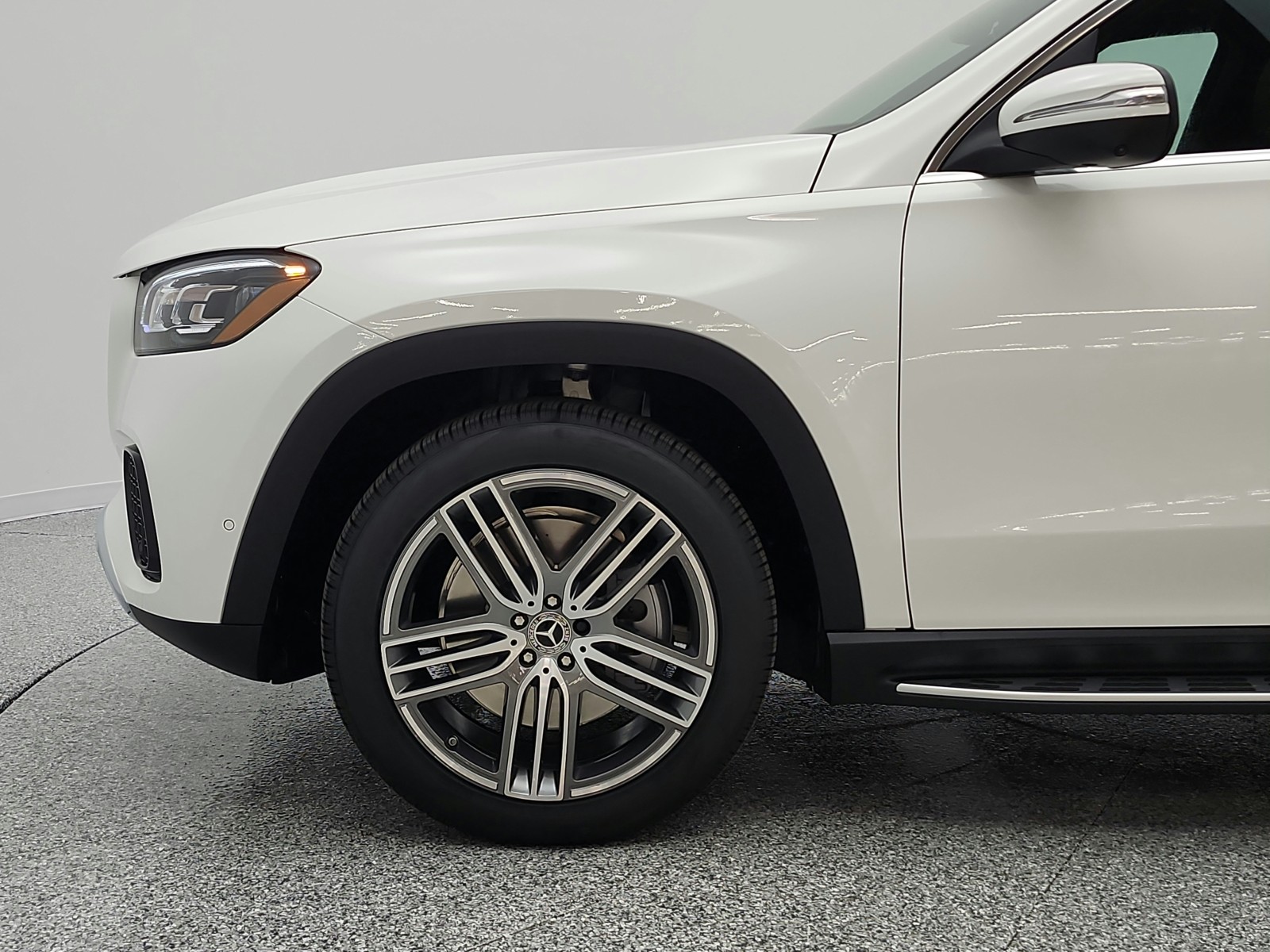 New 2026 Polar White Mercedes-Benz GLS 450 image 15