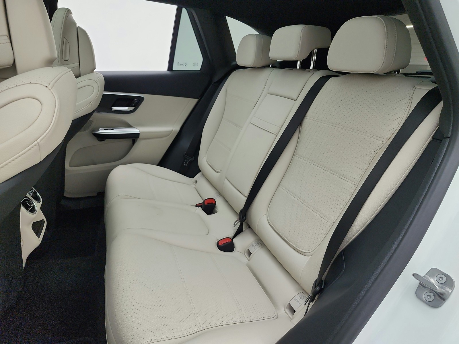 New 2027 Polar White Mercedes-Benz GLC 300 SUV image 11