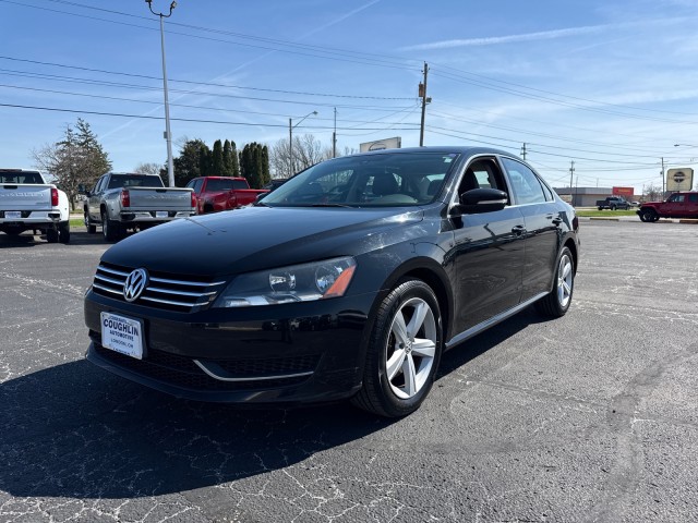 Black 2013 Volkswagen Passat SE with Sunroof Sedan Front-Wheel Drive Automatic