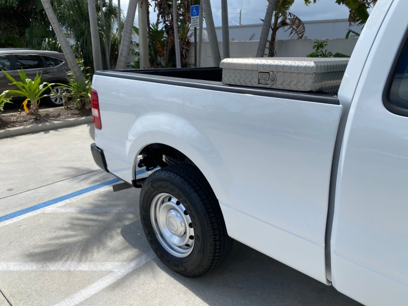 2005 Ford F-150 PU STX LOW MILES 18,931 in , 