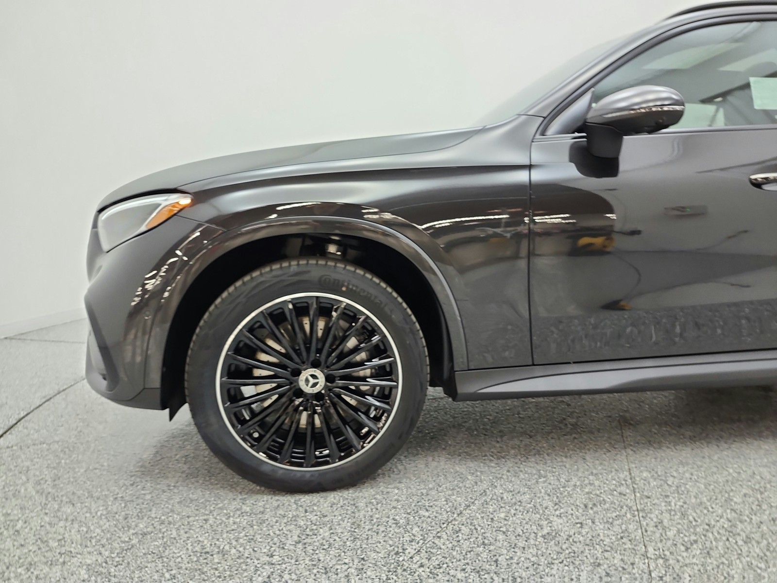 New 2027 Graphite Grey Metallic Mercedes-Benz GLC 300 SUV image 15