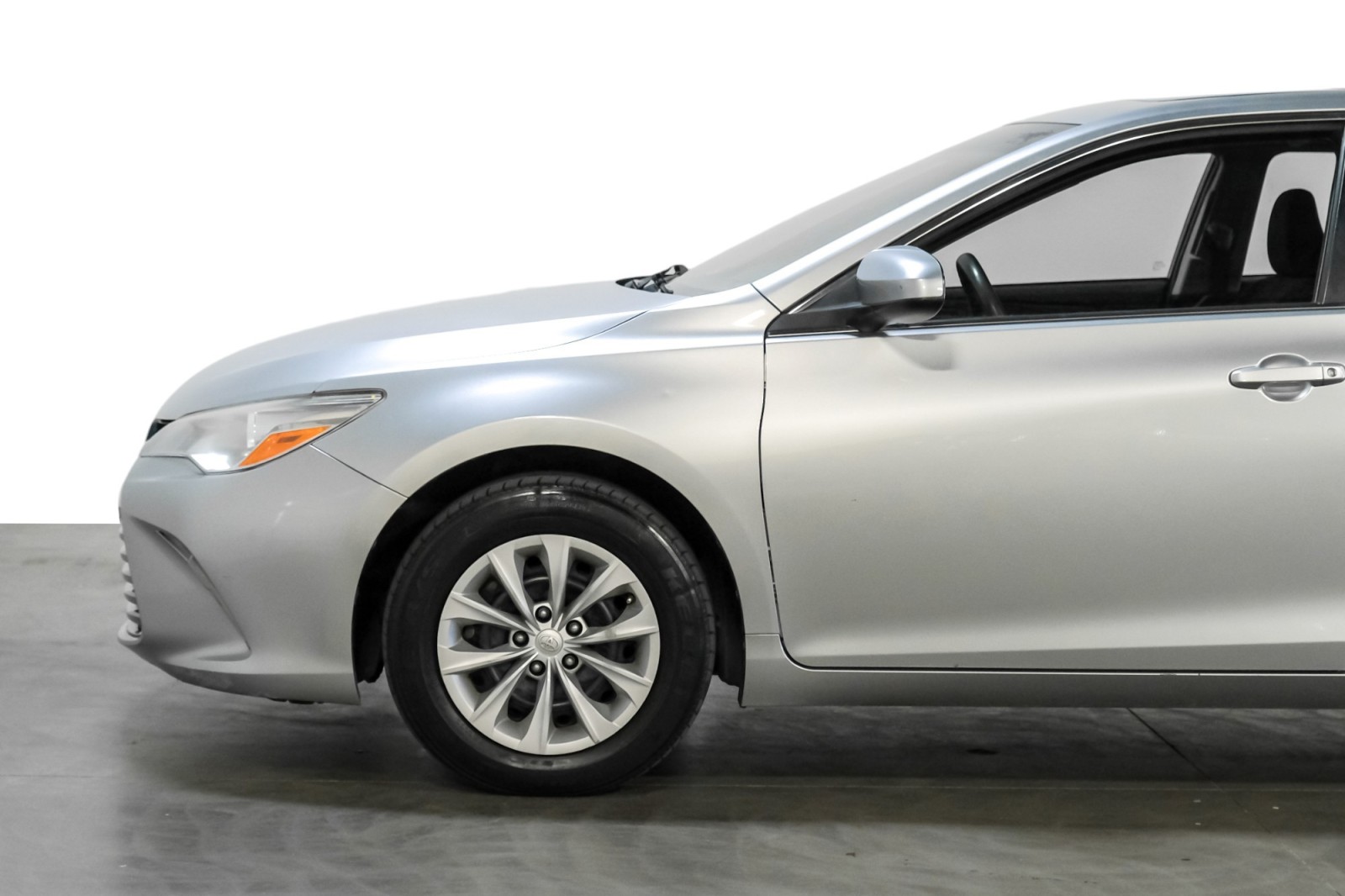 2015 Toyota Camry LE 9