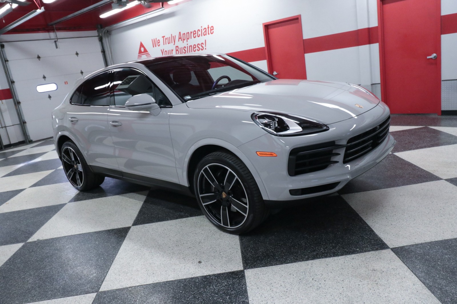 Used Car 2023 Porsche Cayenne  Platinum Edition For Sale Under $60,000 In Austin, Texas