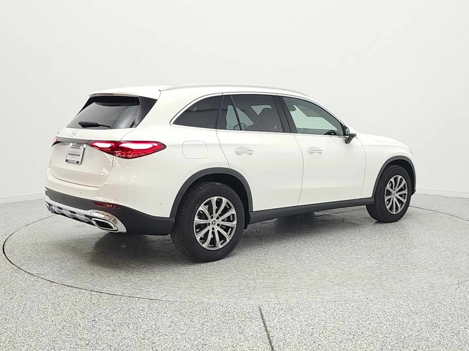 New 2026 Polar White Mercedes-Benz GLC 300 image 5