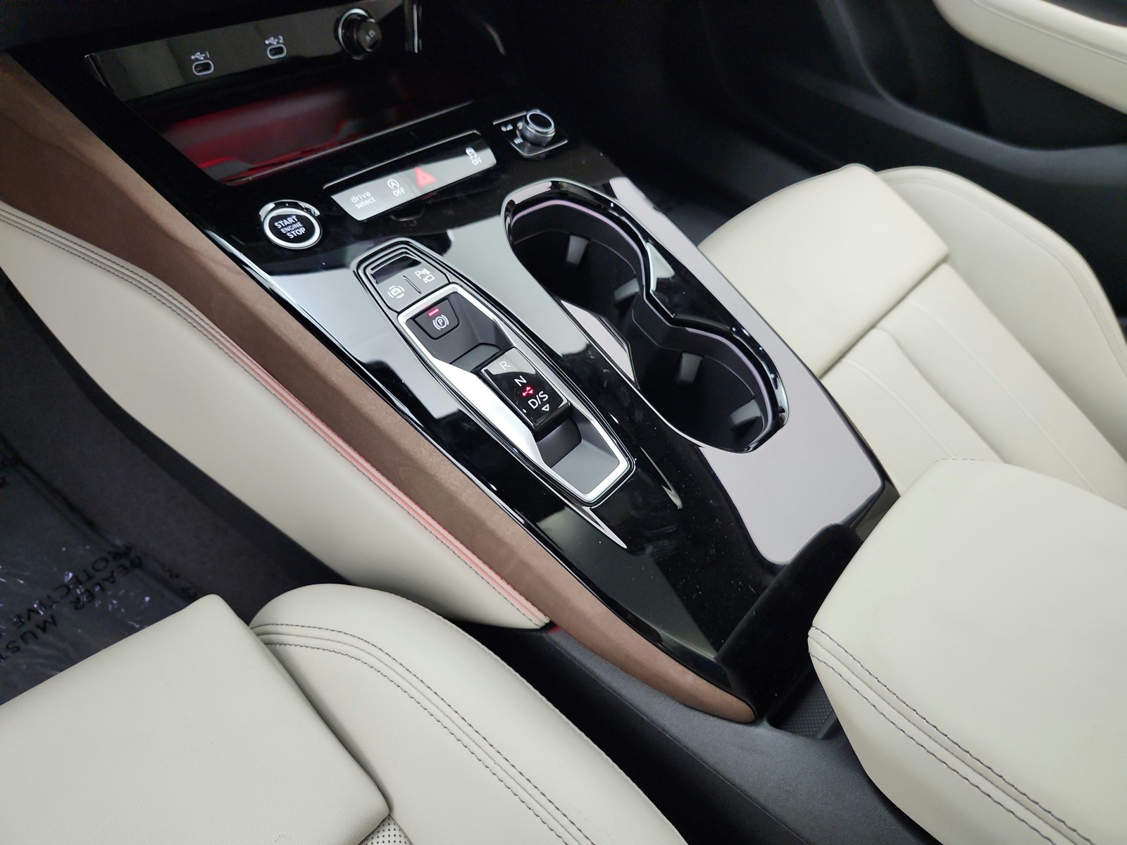 New 2026 Glacier White Metallic Audi Premium Plus 2.0 TFSI quattro image 10