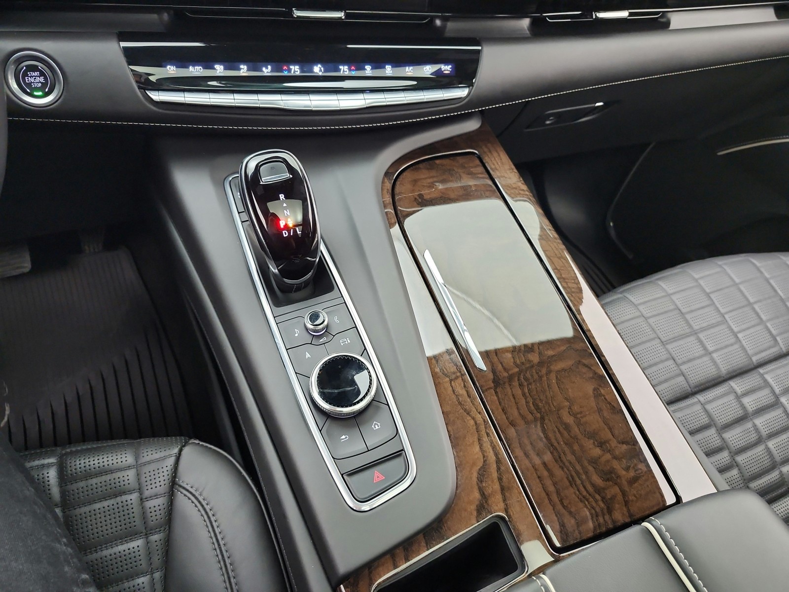 Used 2022 Crystal White Tricoat Cadillac 4WD 4dr Sport Platinum image 10