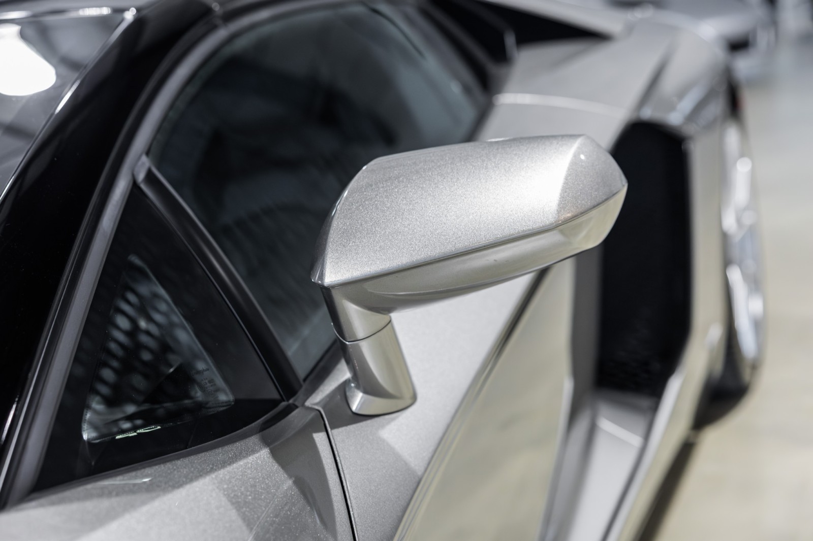 Used Car 2014 Lamborghini Aventador  Roadster - Grigio Antares Metallic - Transparent Engine Bonnet - Sensonum Sound System For Sale Under $440,000 In Boerne, Texas