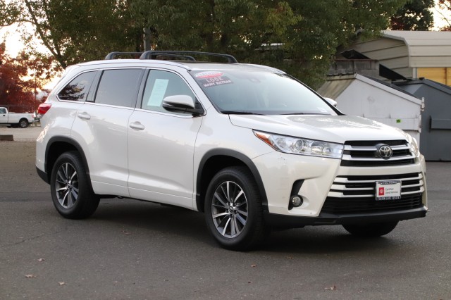 Certified Pre-Owned 2018 Toyota Highlander XLE* ONE OWNER, VERY LOW ...