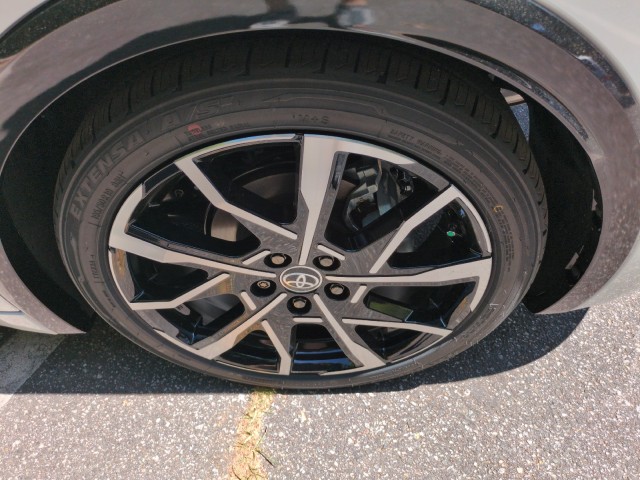 ToyotaPrius Plug-In Hybrid11