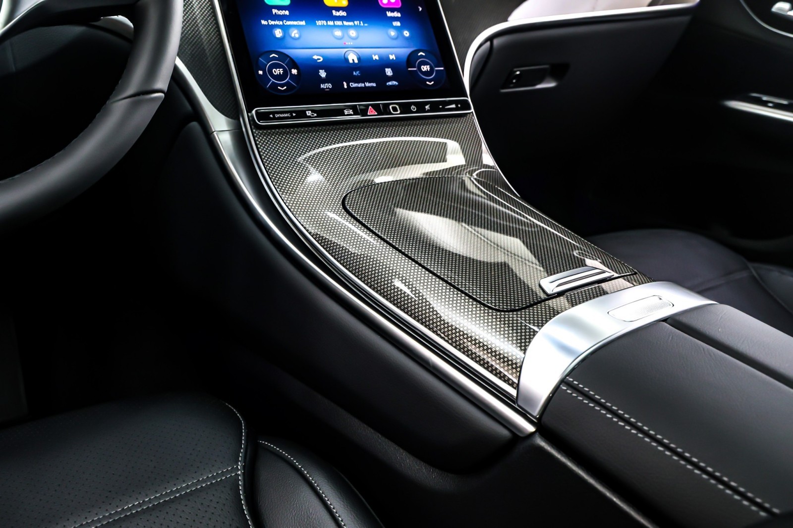 New 2026 Black Mercedes-Benz GLC 300 SUV image 6