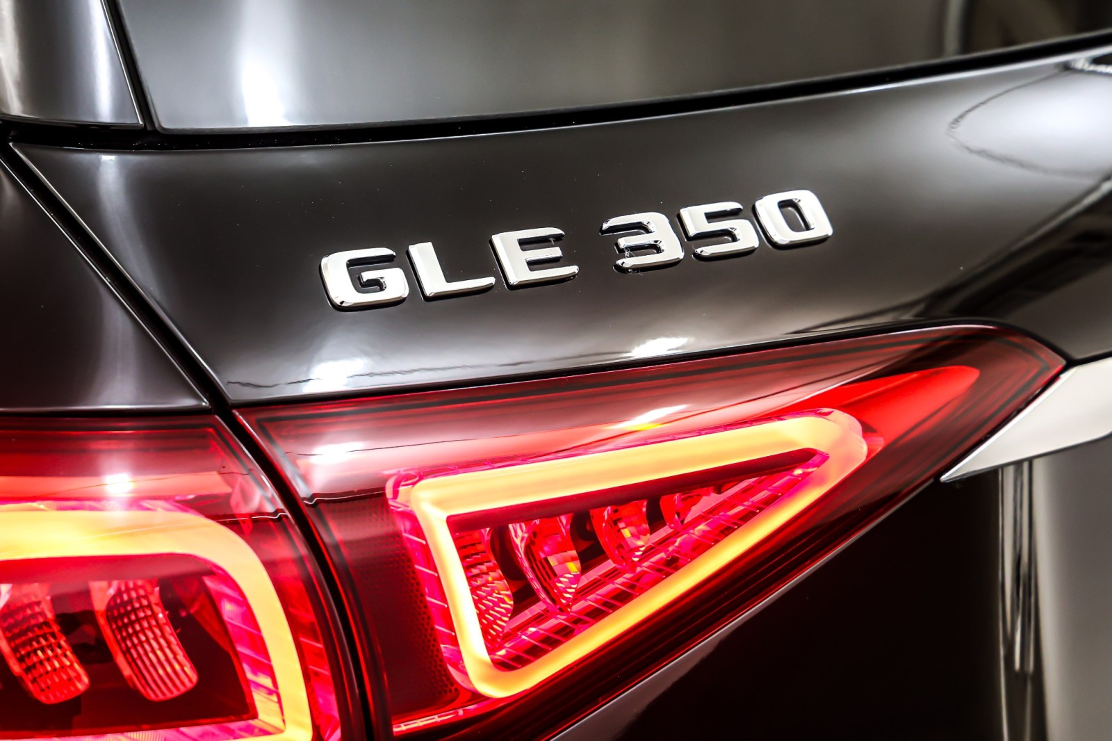 Used 2022 Black Mercedes-Benz GLE 350 SUV image 10