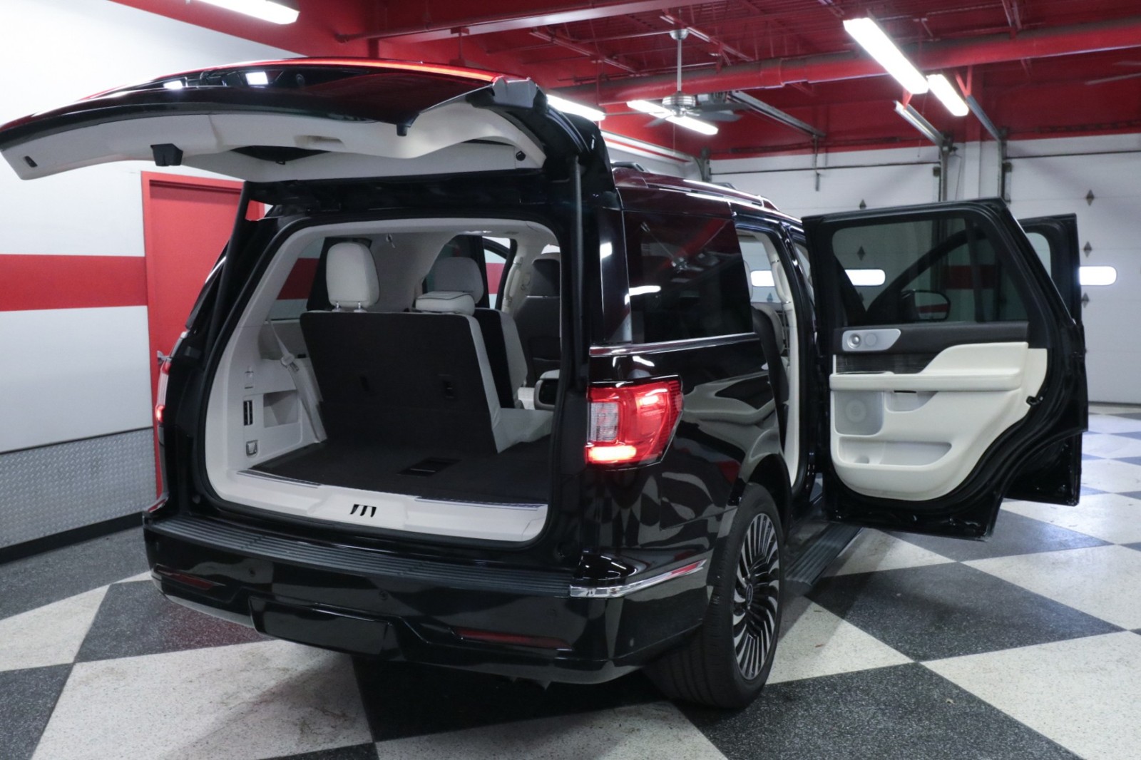 Used Car 2020 Lincoln Navigator  Black Label For Sale Under $50,000 In Austin, Texas