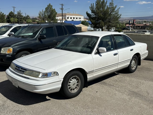 1997 Ford Crown Victoria 4 Dr LX Sedan Sedan Rear-Wheel Drive Automatic