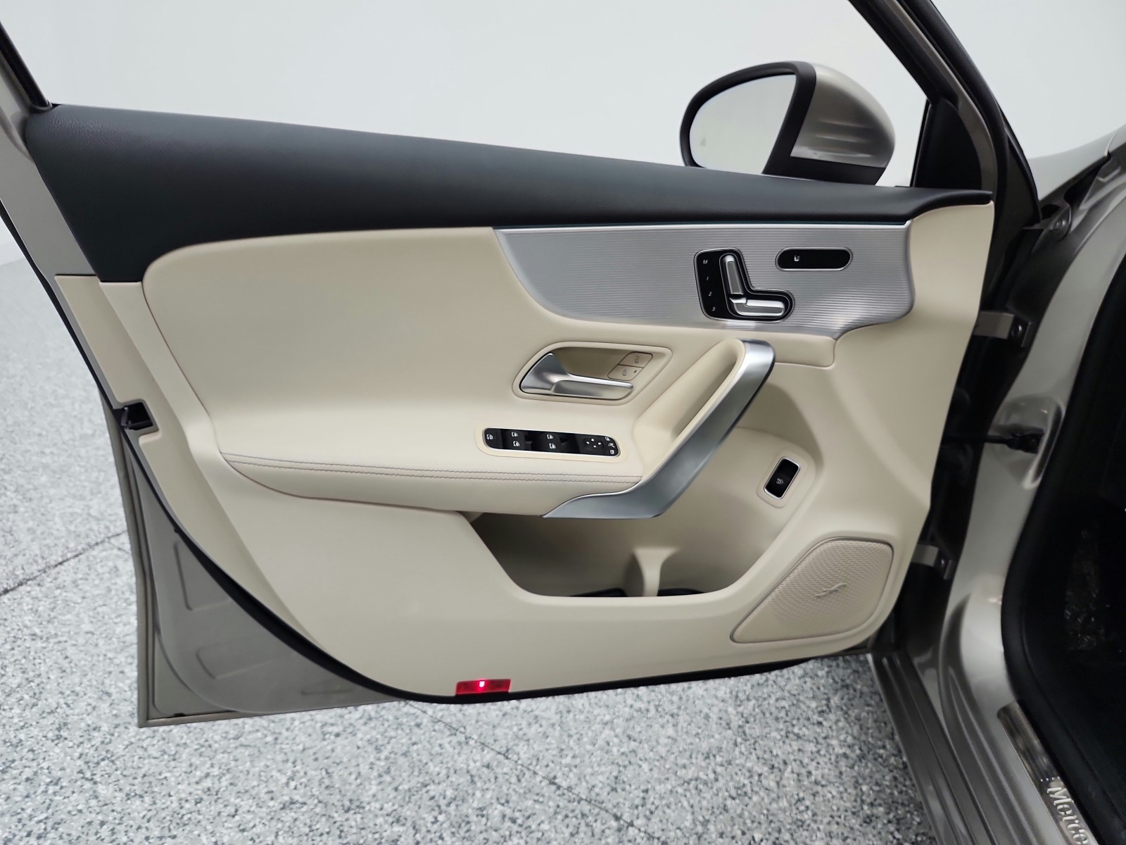 Used 2020 Mojave Silver Metallic Mercedes-Benz A 220 Sedan image 15