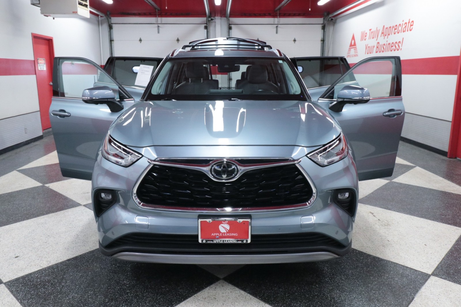 Used Car 2023 Toyota Highlander  Platinum For Sale Under $40,000 In Austin, Texas