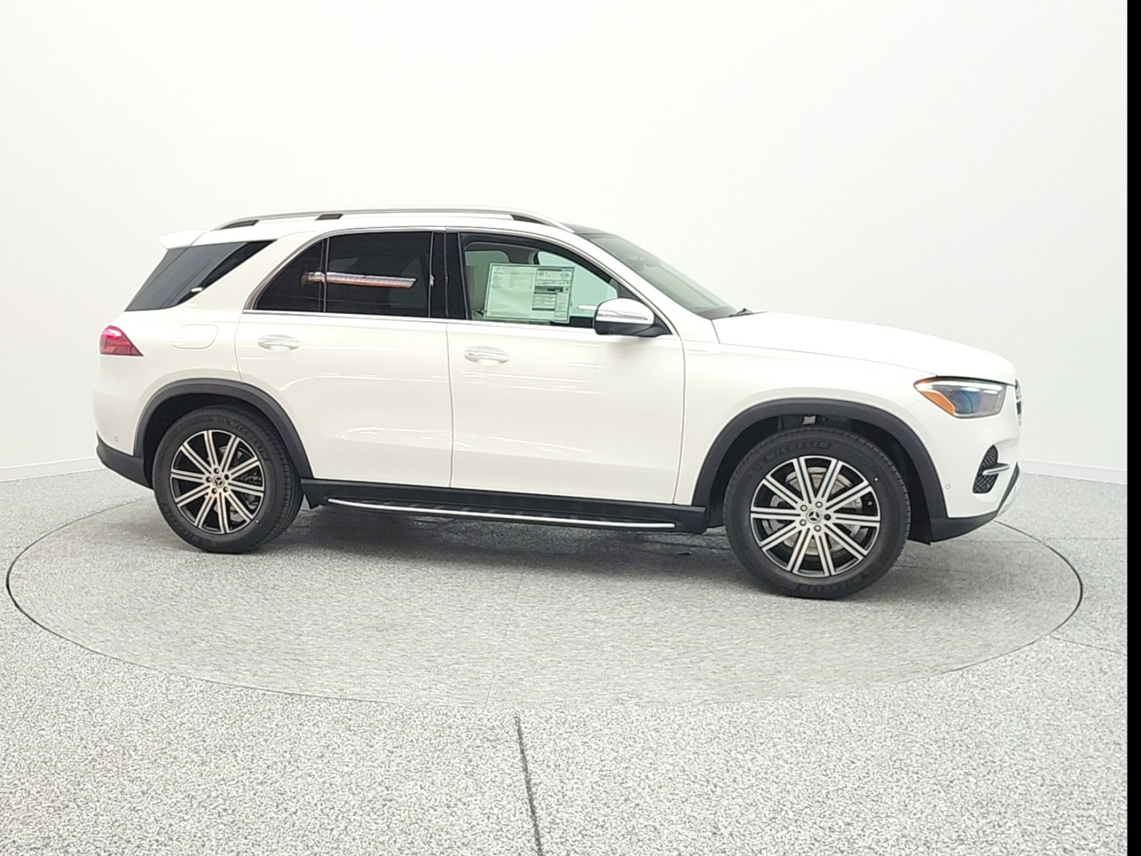 New 2026 Polar White Mercedes-Benz GLE 350 image 4