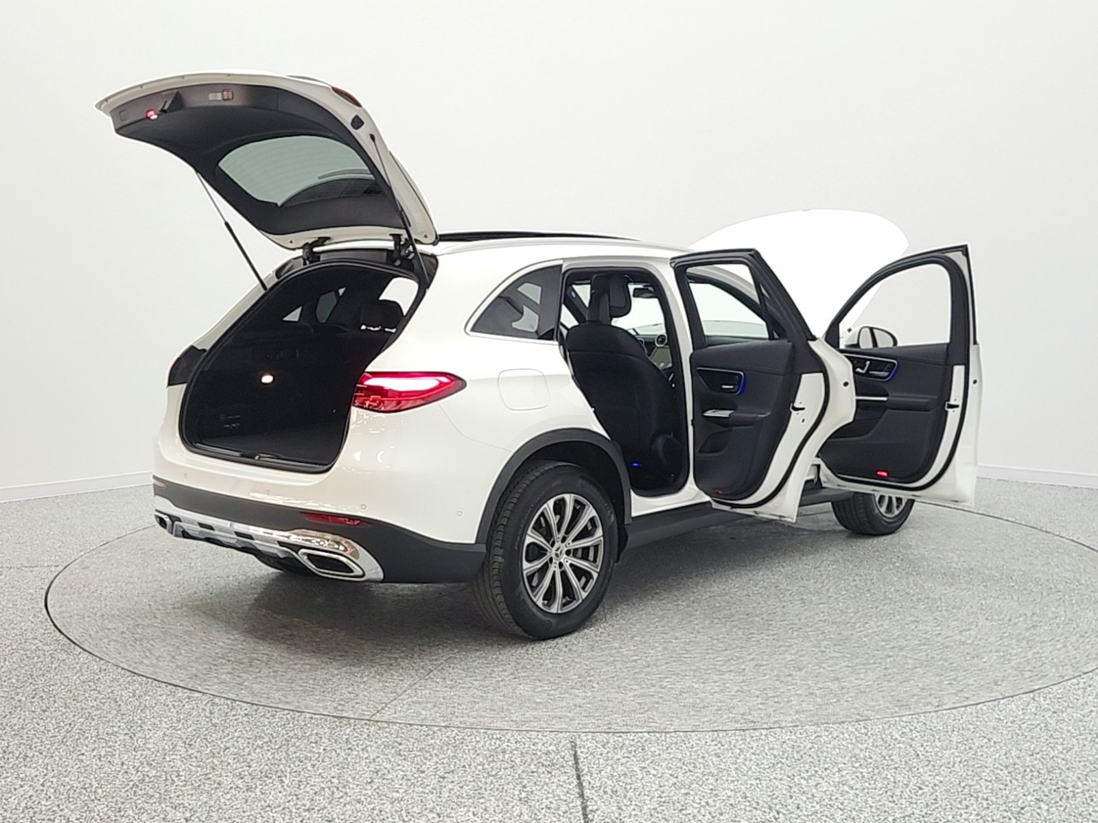 Certified Used 2025 Polar White Mercedes-Benz GLC 300 SUV image 11