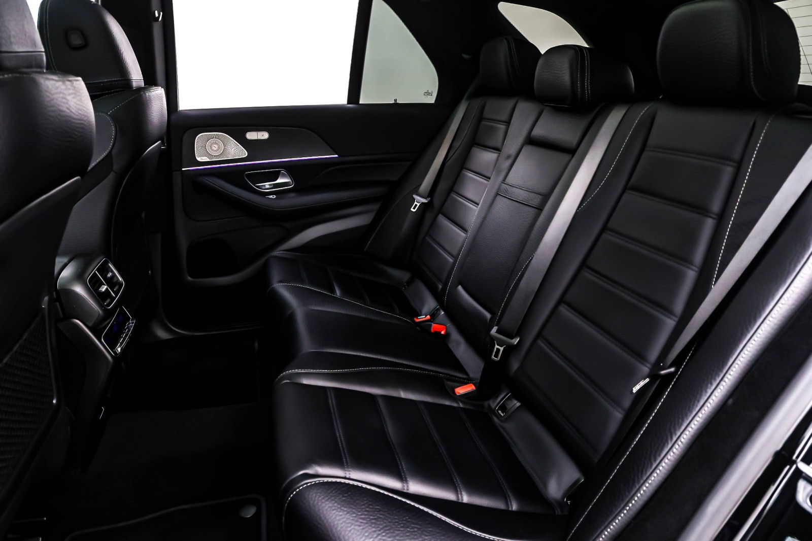 New 2026 Obsidian Black Metallic Mercedes-Benz GLE 580 image 8
