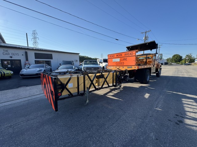 2002 GMC 7500 Attenuator Crash Cushion Truck in ,