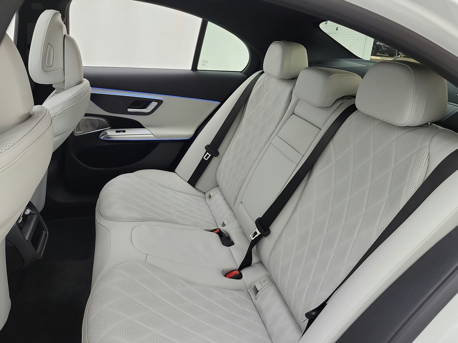 New 2027 Polar White Mercedes-Benz E 350 RWD Sedan image 11
