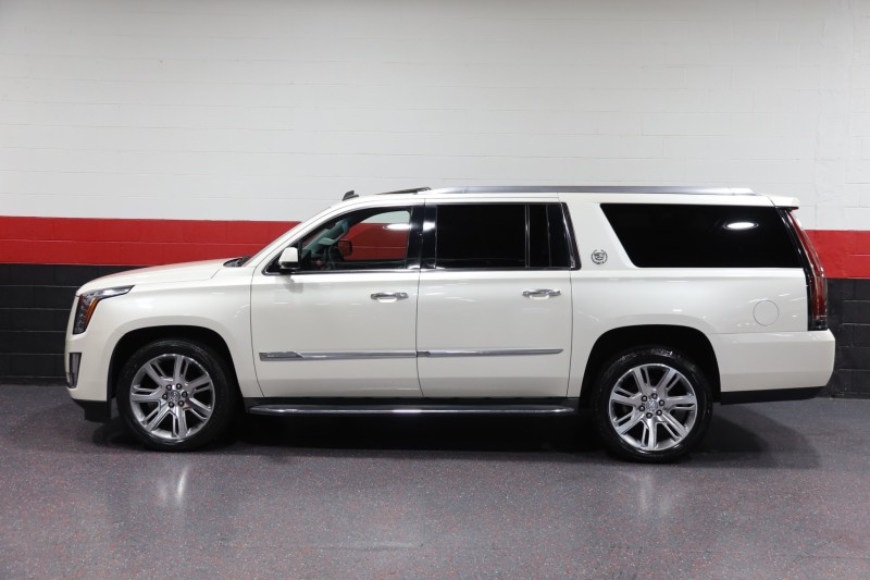 2015 Cadillac Escalade ESV Luxury 4WD 4dr SUV in , 