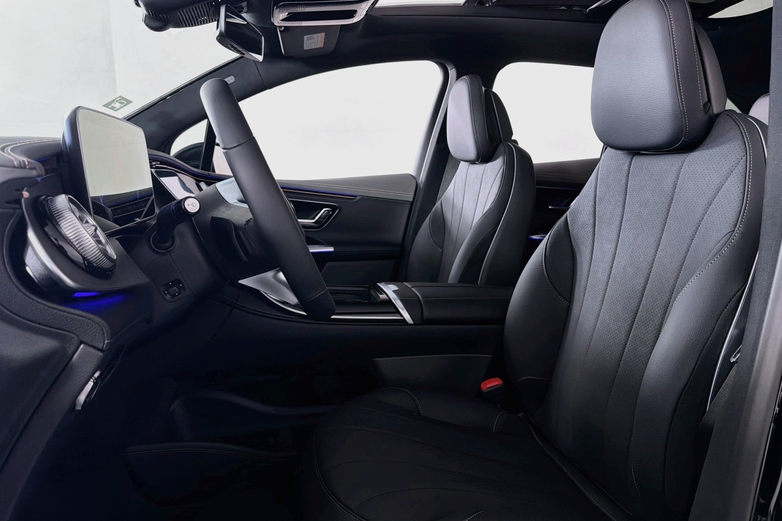 New 2027 Black Mercedes-Benz EQE 320 4MATIC® SUV image 15