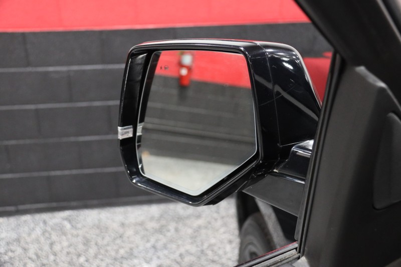 2016 Cadillac Escalade ESV Luxury Collection 4WD 4dr Suv in , 