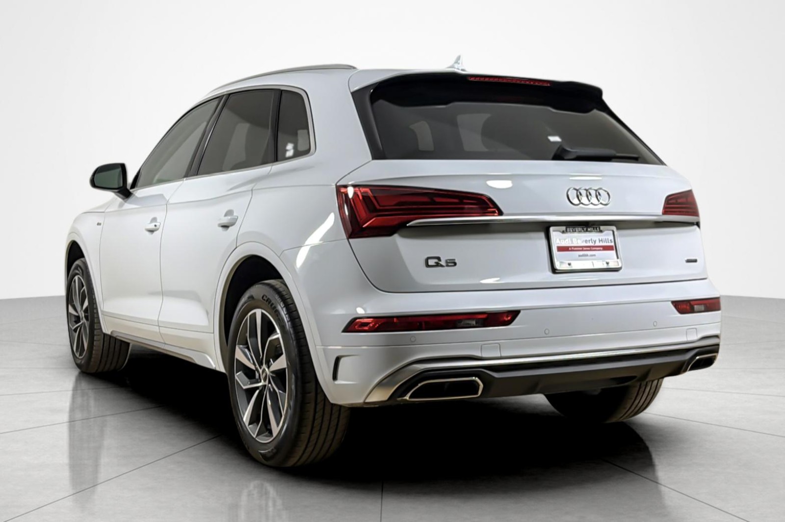 Used 2024 Glacier White Metallic Audi S line Premium 45 TFSI quattro image 3