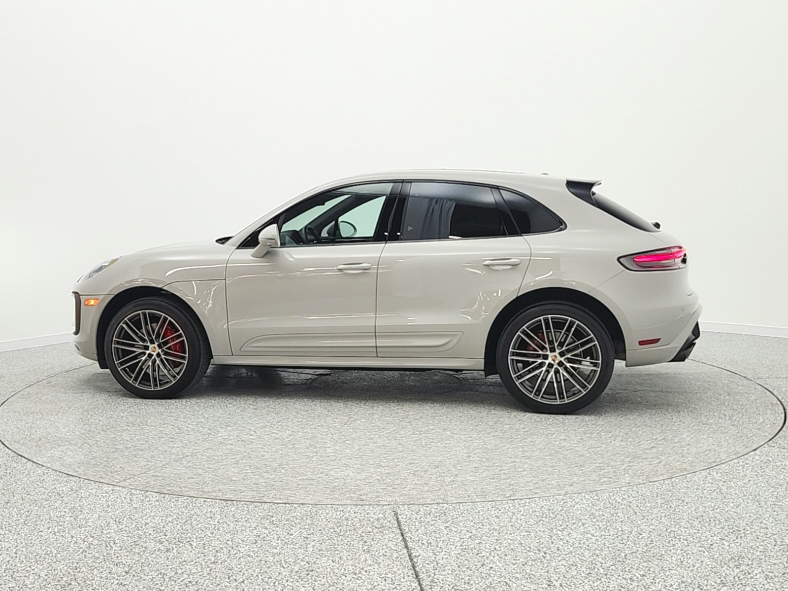 Used 2023 Chalk Porsche S AWD image 8