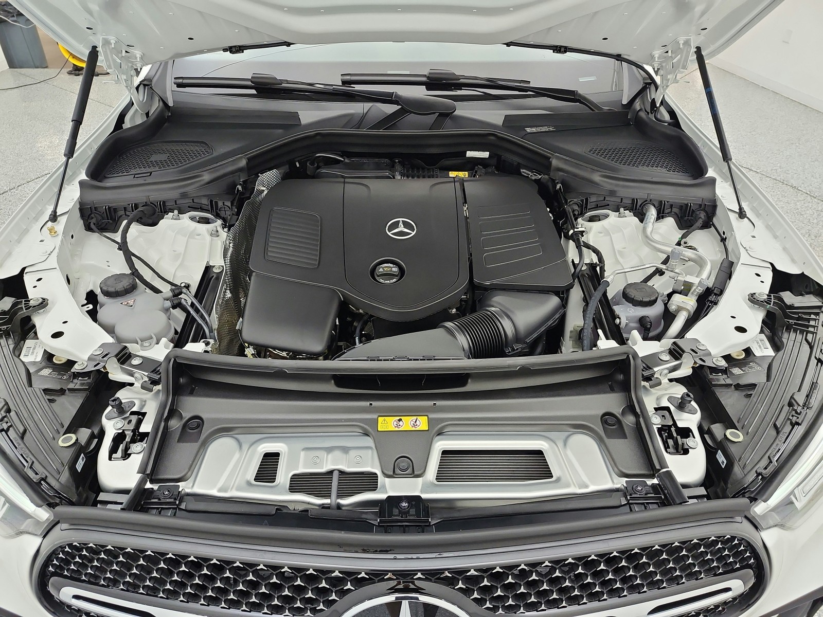 New 2027 Polar White Mercedes-Benz GLC 300 4MATIC® Coupe image 12