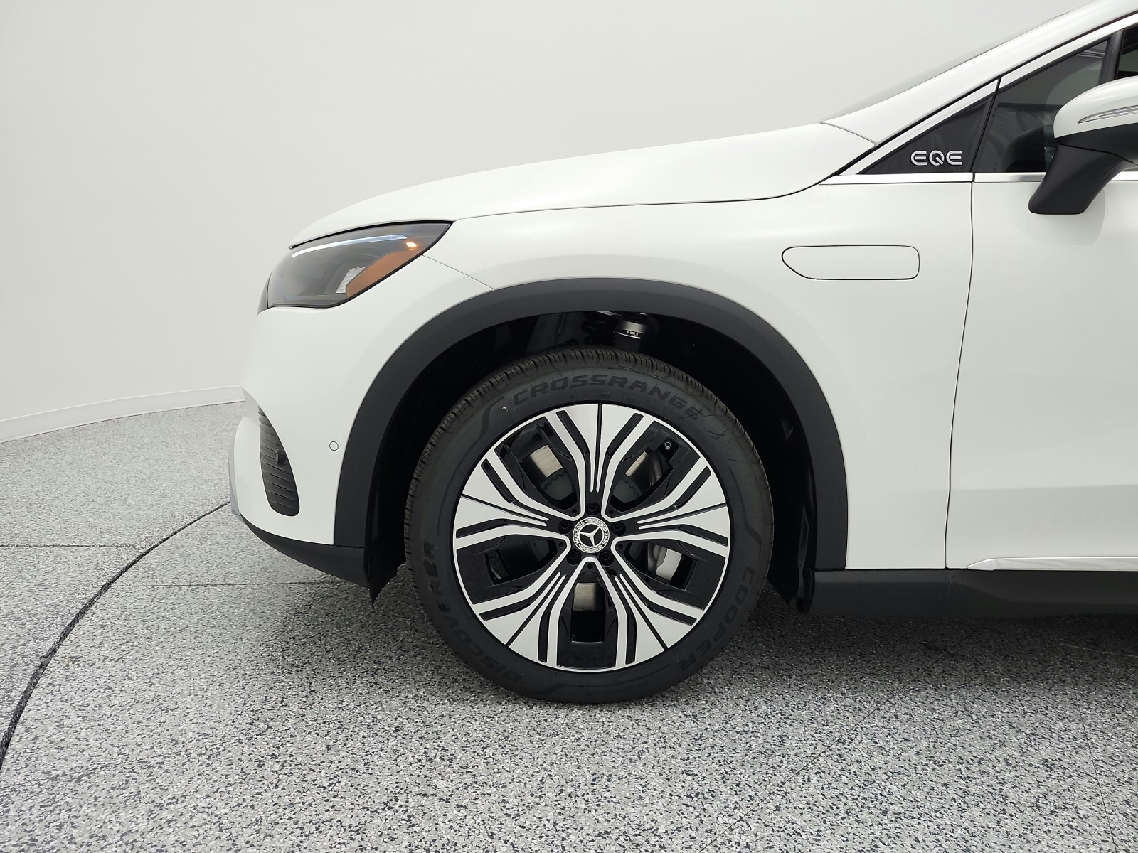 New 2026 Polar White Mercedes-Benz EQE 320+ image 12