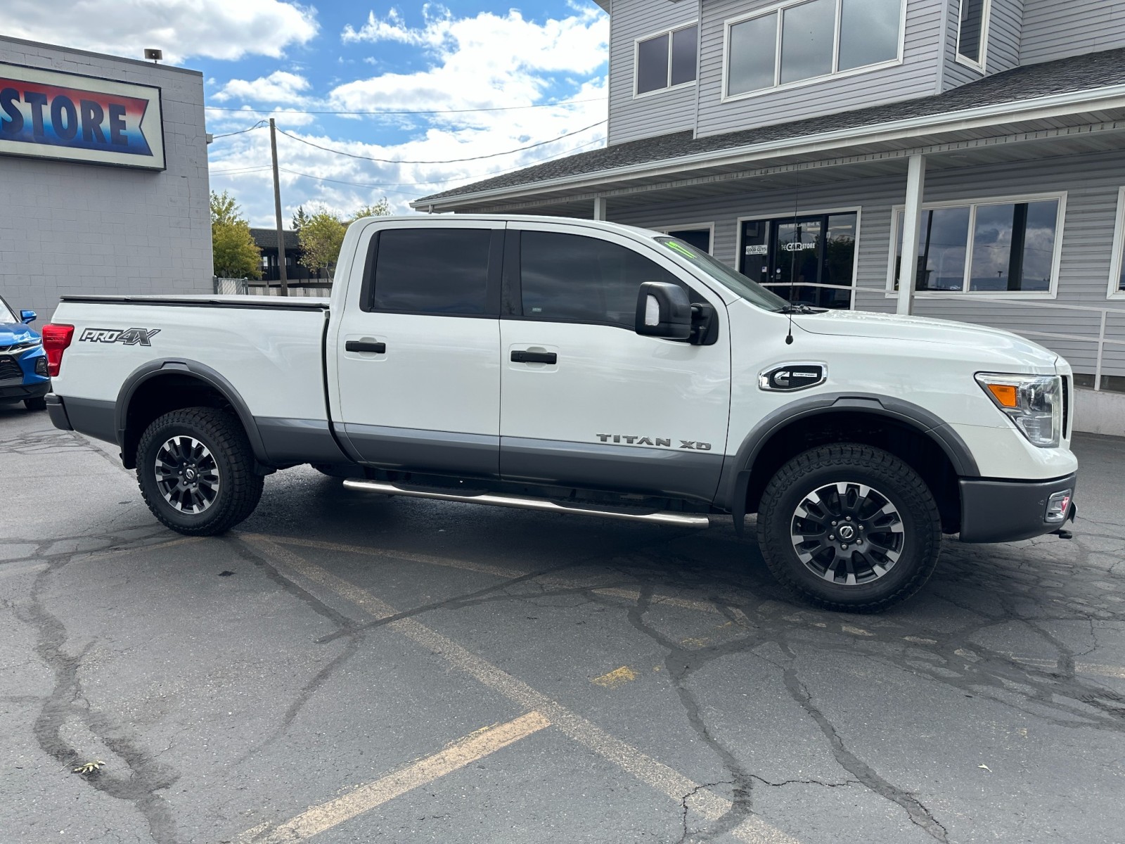 2017 Nissan Titan XD PRO-4X 8