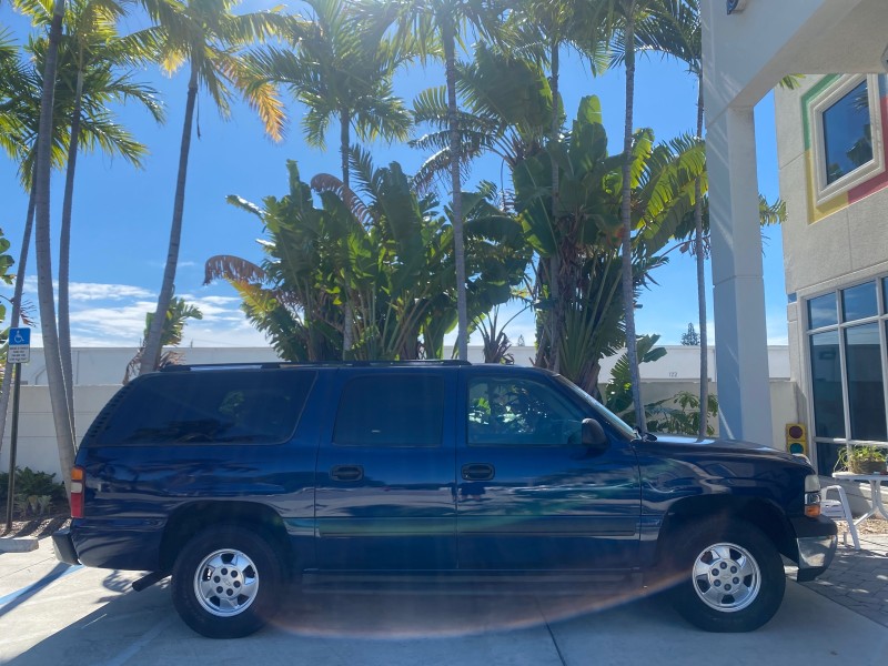 2003 Chevrolet Suburban LT 1 OWNER NO ACCIDENTS in ,