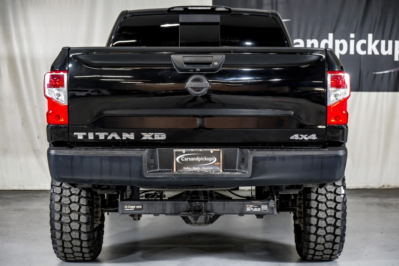 2018 Nissan Titan XD S 9